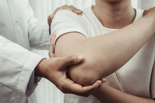 Que soigne un rhumatologue ? Pourquoi aller le voir ?