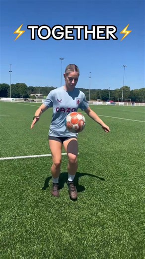 1.1K views · 72 reactions | ⚽️SAVE⚽️ to learn the Knee HTW ⚡️ #footballskills #soccerskills #foot... | Ana Maria Markovic | Facebook