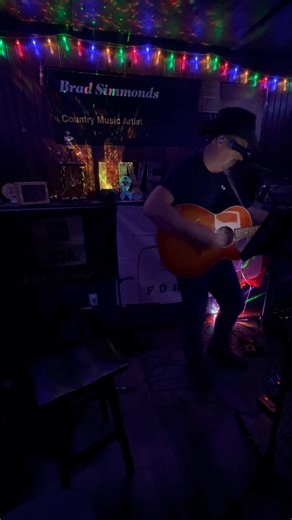 Don’t tell mama , I own no rights cheers 🥂 ❤️@highlight | Brad Simmonds