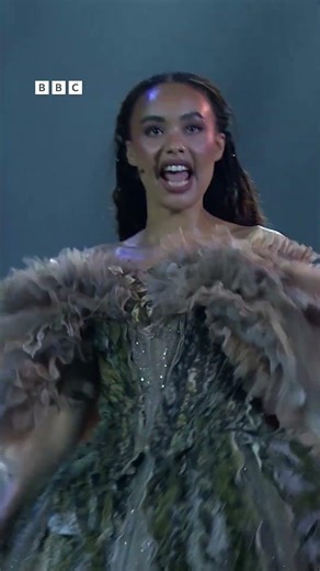 We'd like to go Into The Woods every day 🌳 #OlivierAwards