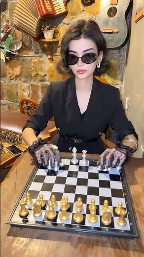 This girl pretended to be blind and won the game.