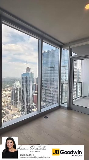 Mornings with skyline views ☕️ Walks to brunch on Rainey 壟 Sunsets...