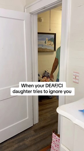 Processor Light: 💚Green = connected, can hear us 💛Yellow = disconnected, can’t hear anything 💙Blue = Bluetooth is on, can only hear the device she’s connected to | The Deal Family