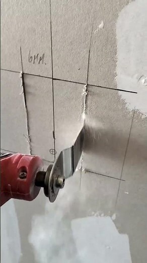 instalación eléctrica, realizando ranuras para cajas eléctricas en yeso cartón.