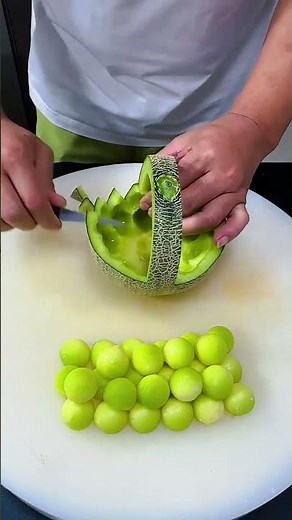 Honeydew Fruit Basket. Make a simple and beautiful Honeydew Fruit Basket. Learn how to make it too.