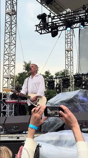 The English Beat – “Save It for Later” LIVE 🔥 #Live #Music #LiveMusic #80sMusic #TheEnglishBeat