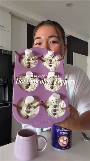 DANIELLE • PERTH FOOD & TRAVEL 🥢 on Instagram: "day 9 of my 12 days of christmas recipes 🎅🏼🎄 ⛄️ SNOWMAN HOT CHOCOLATE TOPPERS ⛄️ * whipped cream * marshmallows * pretzel sticks * chocolate buttons * edible icing/ pens * hot chocolate powder * milk 1. put whip cream into silicone moulds (make sure to use silicone and not metal as it will be hard to get out). 2. use edible icing to draw some faces onto the marshmallows. 3. put marshmallows in the cream along with some pretzels for arms and cho