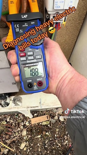 Diagosing expensive electric bills today 💯⚡️ in manchester #electrician #electrical #electricianlife #construction #sparky #electricians #electriciansofinstagram #tools #plumber #sparkylife #electricity #contractor #electricalengineering #electric #plumbing #electricalcontractor #electricalwork #hvac #engineering #lighting #carpenter #tradesman #electronics #power #electricianproblems #electricianslife #renovation #electricalengineer #fyp #foryoupage #electricalhacks #toolsofthetrade
