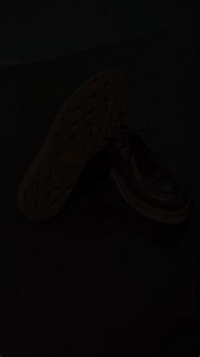 靴資材 issoku いっそく on Instagram: "【issokuショート 026】 人気再燃中のチロリアンシューズを vibram #377K 【Christy A】TANで ソールスワップしてみた！ #issoku #tips #vibram #issokusneakeracademy"