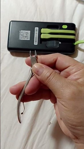 how to hold nipper