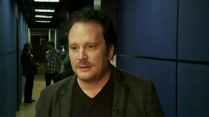 El personaje de Gonzalo Gaviria (primo y mano derecha de Pablo Escobar) muere asesinado por la policía nacional y tenemos una entrevista con Christian Tapan quien lo interpreta y hace un interesante balance de lo que fue su trabajo en la serie: “El Patrón del Mal” Que balance hace a nivel personal de este proyecto? | Telemundo 40