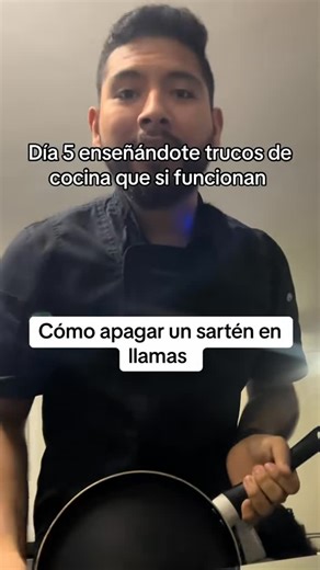 Chef chema on Instagram: "Cómo apagar un sartén en llamas #kitchen #recetas #cocina"