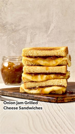 Take your grilled cheese game to the next level with sweet and savoury Onion Jam Grilled Cheese Sandwiches. Golden, melty Gruyère meets rich onion jam made with slow-cooked onions, fresh herbs, and just a hint of heat for the ultimate comfort bite. 🥪 Recipe: https://bit.ly/463mRBJ | Redpath Sugar