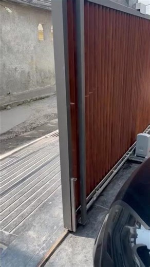 remote control gate #electricgates #disposableglass #home