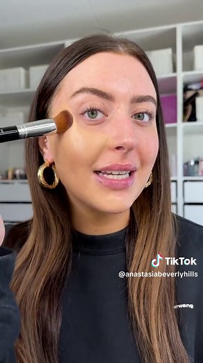 Celebrity Makeup Artist's Secret: Anastasia Beverly Hills Luminous Foundation