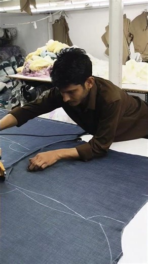 ladies denim shirt cutting fancy kurti cutting by Nishad master mumbai ❤️ #stylediva #kurtis #new