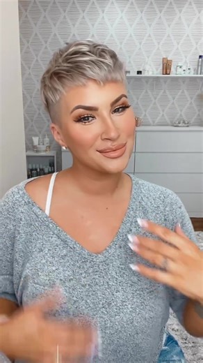 T18 and T15 are *officially* the dynamic duo we didn’t know we needed. 🤩 @kassiabarbo paired her EXTRA 🆒 custom Permanent Liquid Color combo with 20 volume developer to #GetTheLook. 👏 Shop everything you need to recreate Kassia’s multidimensional moment at @sallybeauty. 🛍 #WELLAcolorcharm #CreateWithConfidence #WellaExtra