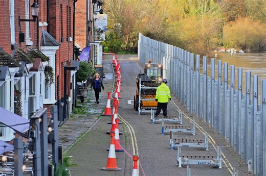 Storm Claudia: Watch as Bewdley flood defences are deployed as Met Office warns of 'deep floodwater' and 'danger to life'