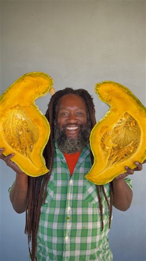 289K views · 11K reactions | It’s blue. It’s huge. It lasts for months. The Blue Hubbard a family-size squash. BIG enough for dinner, lunch, and dessert all week! ️ #heirloom #fallvibes #gardening #pumpkinseason #pumpkin | Baker Creek Seeds | Facebook