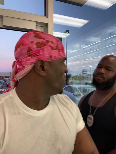 Damn can a brother get a little help around here 😒 | i am tyrone