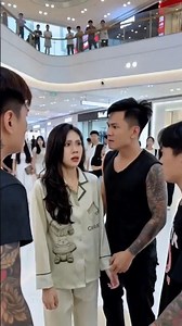 A Young Woman Was Being Harassed At The Shopping Mall… 😟🛍️ #ONEMAN #Kindness #Humanity #Shorts