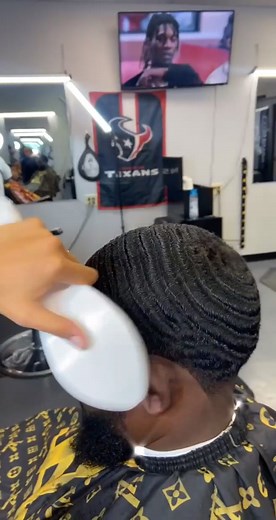 #ladybarber #barber #barbershop #barberstown #barberclips #barbers #waver #topwaver #360waves #wavecheck #waves #waversnation #fyp #foryoupage #foryou