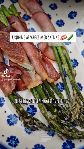 Lækre sprøde grønne asparges med skinke - også lækre med bacon. Få opskriften på nogetiovnen.dk 😋 | Noget i ovnen hos bagenørden