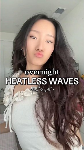 PERFECT OVERNIGHT WAVES no socks nothing needed!!! 😆😜 #hairtutorial #heatlesscurls #hairstyle