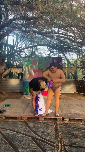 Awoo si Randy Ras su cabes a hode propaganda otro level ! E cos ta diadomingo awo den cunucu di Mama Sila 🤣🤣🤣🤣🤣🤣 jega trempan bo hanja dibo @highlight | Tyson Croes