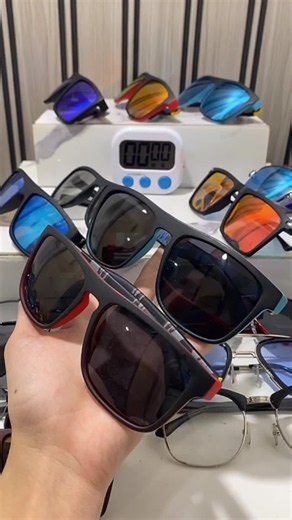 Kacamata Fashion Pria Polarized UV400 Sporty Frame Hitam Lensa Anti Silau Elegan Nyaman Dipakai
