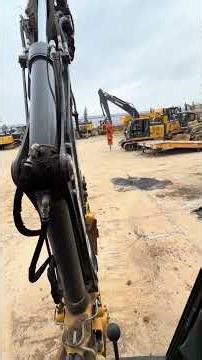 Driving a Wrecked Backhoe for the First Time!