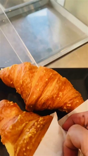 Ritmo del Caffè: Mattina in Allegria con Ely e Giulia! ☕️✨