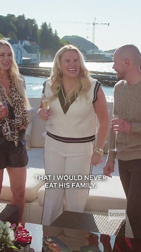 Heather made sure to keep her promise so that Rudolph doesn't miss his big night!🦌🎅 #BelowDeckAdventure