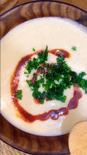 Creamy Roasted Cauliflower Soup 🥣✨ #soup