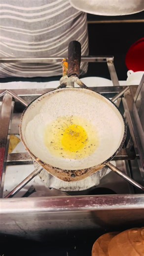 Delicious Egghoppers: A Sri Lankan Food Delight
