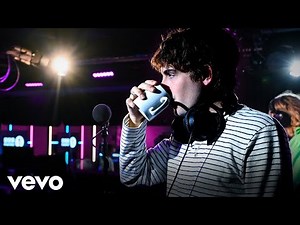 Royel Otis - Let Me Love You (Mario cover) in the Live Lounge