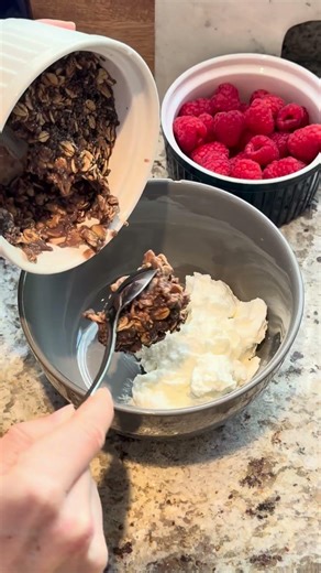 The easiest high protein & fiber overnight oats