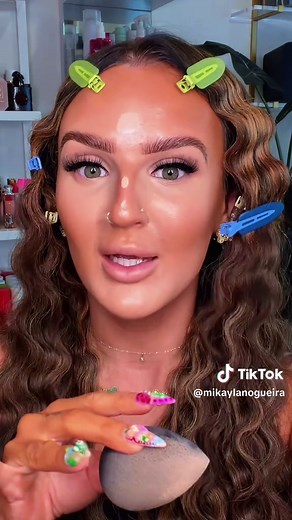 NYC Vacation Makeup Tips: Budget Travel & Acne-Safe Routine