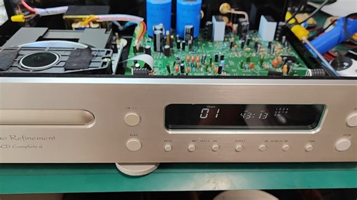 法国YBA CD机不读碟。碟片进岀不顺畅维修