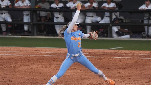 Karlyn Pickens injury update, Tennessee pitcher leaves in second inning