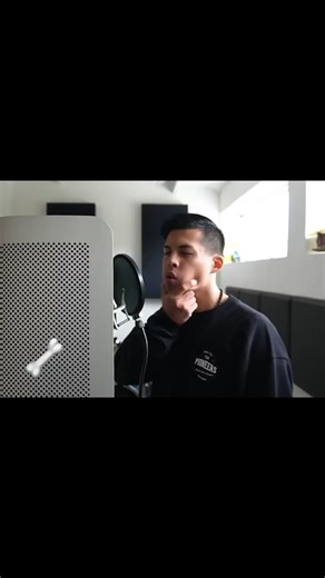 Bone cracking beatbox blooper 🗣🦴😂 For more check out my YouTube- Spencer X