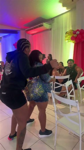 Letícia e Jaci dançando