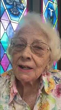 Margret Borchers Cuttill explains the history of Lincoln Park in Decatur, IL