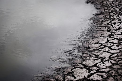 Finland has a tiny Finland-shaped lake called Neitokainen