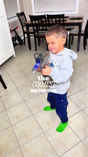 a rechargeable electric water gun with LED lights, are you kidding me!? I need to order a second because my kids are fighting over this already!!! #electricwatergun #blaster #watertoys #summertimefun #kidstoys