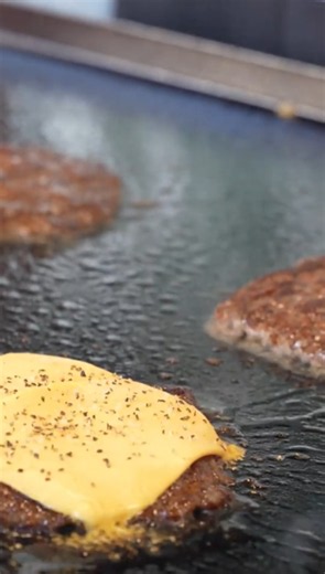 The science behind a perfect smash burger crust