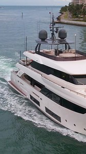 Custom Line yacht in Miami Beach | YachtWay HUB