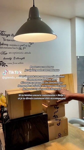 Postez vos contenus Je répète postez vos contenus Peut importe vos croyances limitantes Commences quelque part Si vous ne savez pas où commencer Demandez de l’aide et formez vous aussi La honte ne paie pas les factures Si tu hésites encore commentes « Help » et je te dirais comment être accompagné #contentcreator