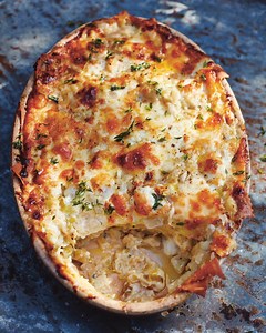 From simple everyday dishes to more indulgent labour-of-love choices for weekends and celebrations! Jamie Cooks Italy is available on Amazon. | Jamie Oliver