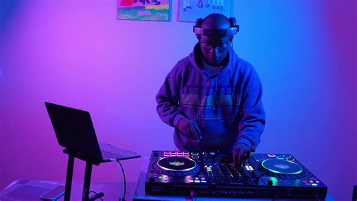 just because it's Wednesday doesn't mean we can't vibe🔊 dj musa on the mix